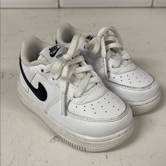 Nike Air Force 1 Low (TD) CZ1691-100 White Black Swoosh Size 6 C - Picture 9 of 17